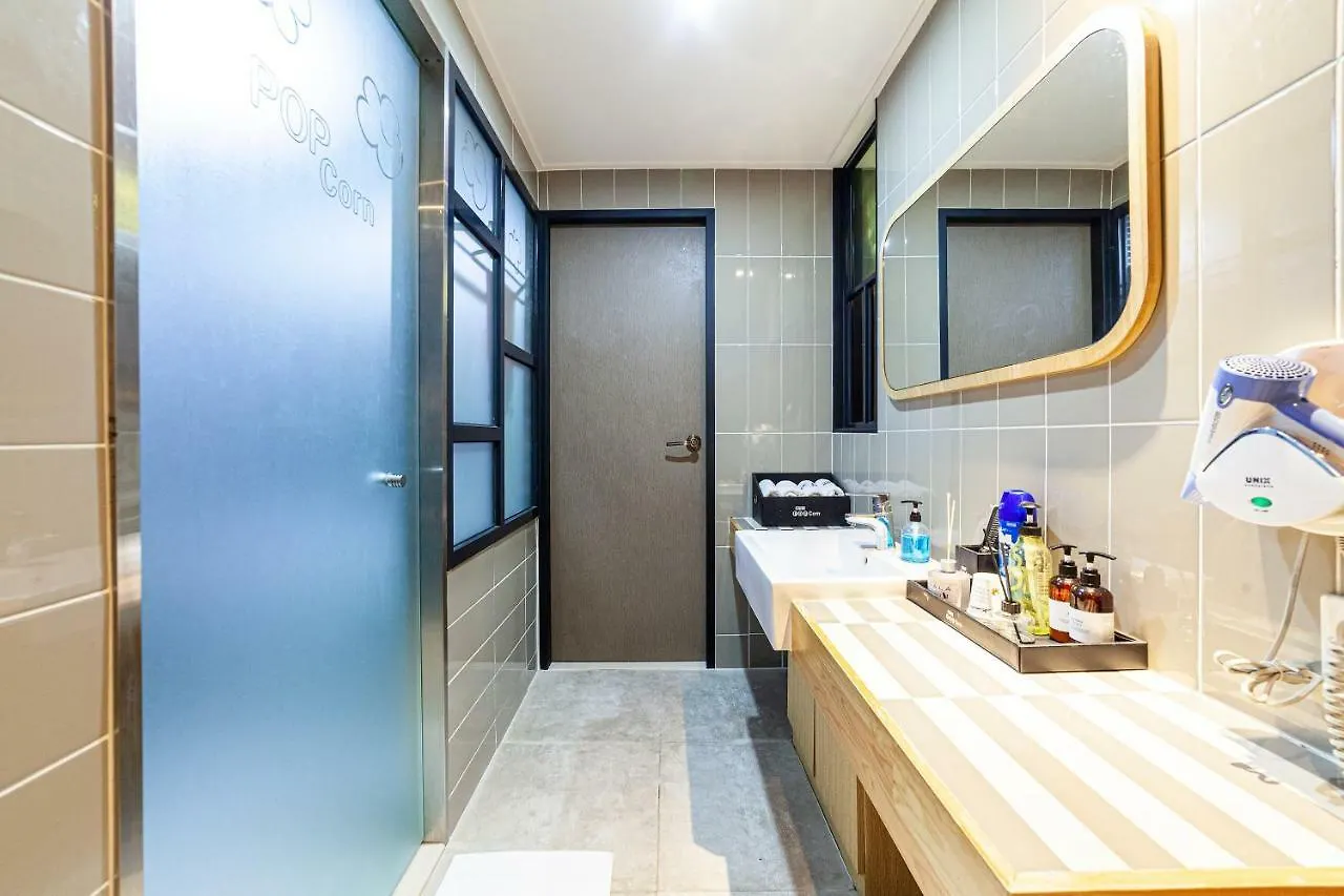 Busan Station Popcorn Hotel 2*,