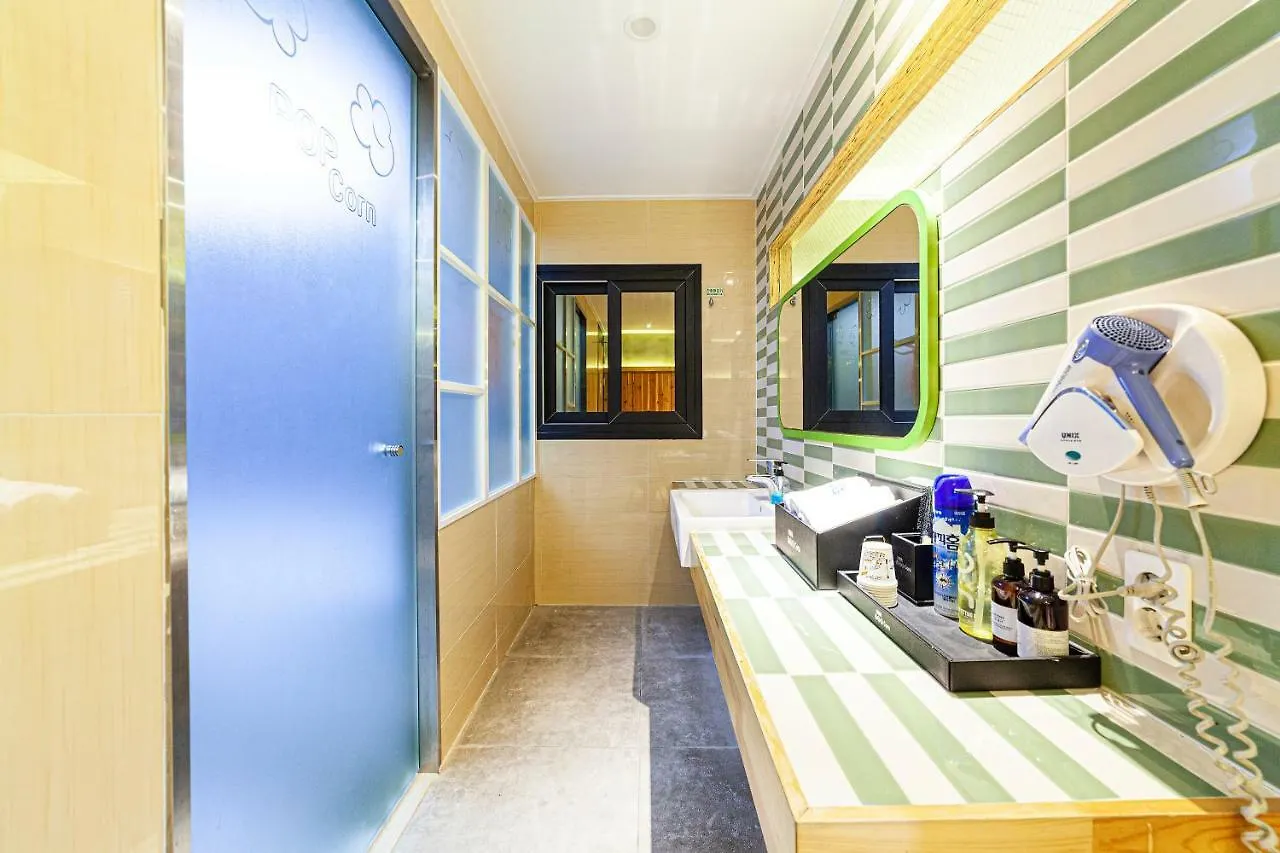 Busan Station Popcorn Hotel 2*,
